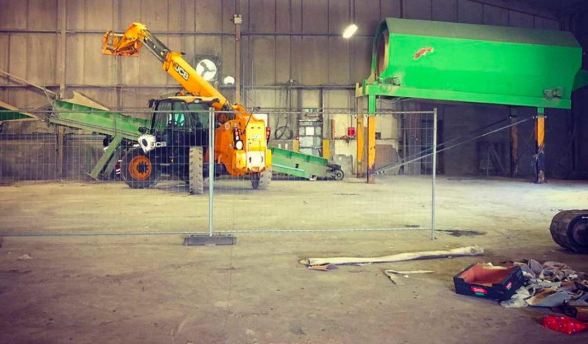 Feed belt to trommel all set